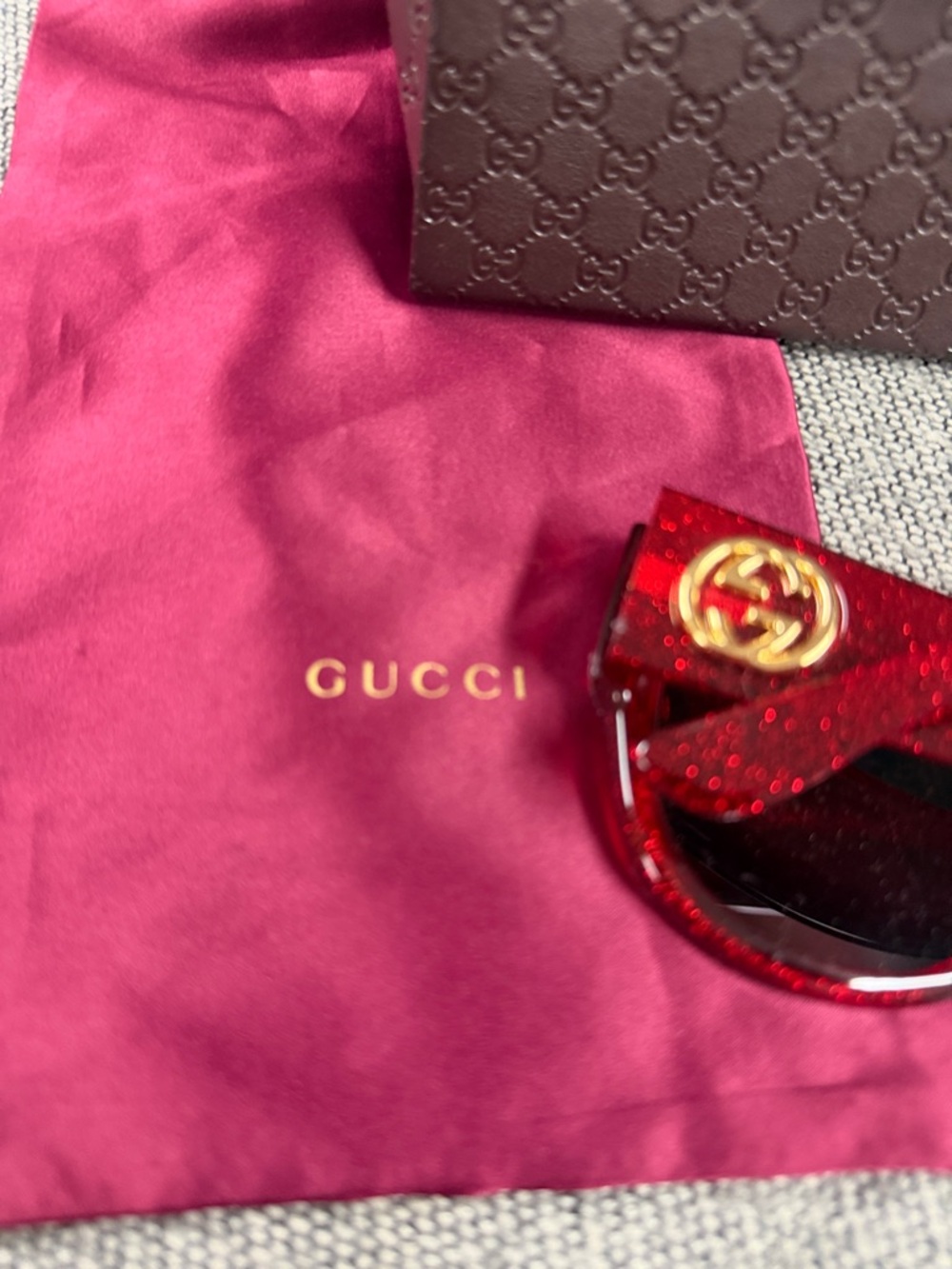 Gucci Red Glitter Oversized Women's Sunglasses - Picture 6 of 6